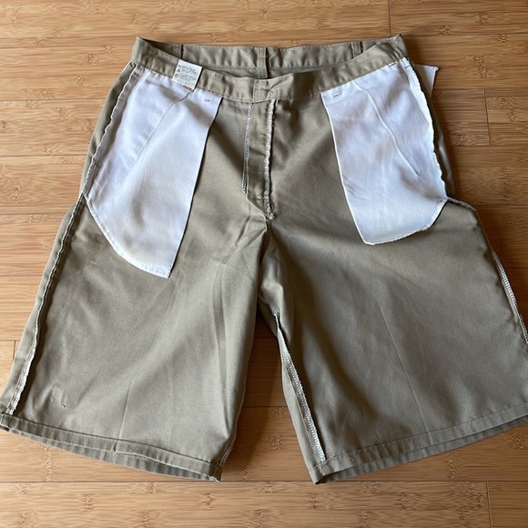 Dickies Relaxed Fit Multi-Use Pocket Work Shorts, Khaki - Picture 14 of 16